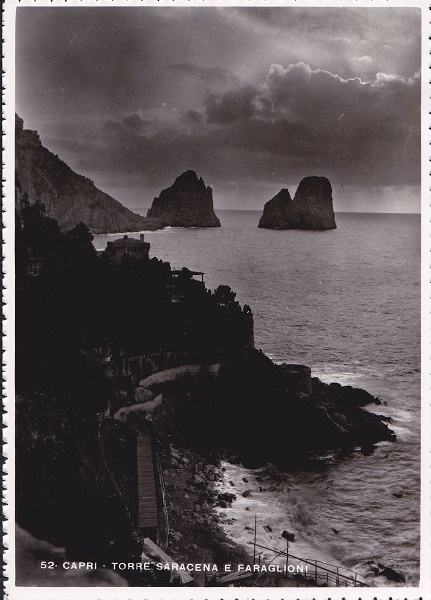 Capri (ca24-51) Torre Saracena e Faraglioni - Viaggiata 1951