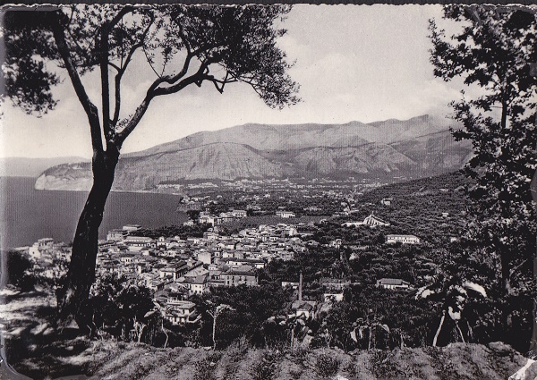 Sorrento (so24-149) Panorama - Viaggiata 1952