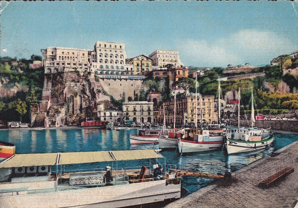 Sorrento (so24-38) Il Porto - Viaggiata 1957