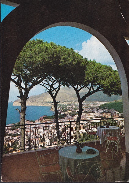 Sorrento (so24-64) Panorama - Viaggiata 1973