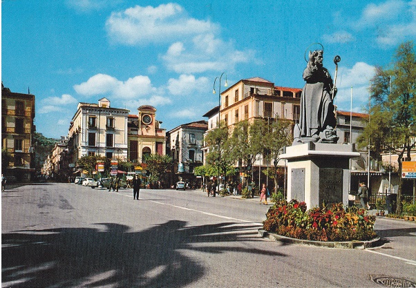Sorrento (so22-0081) Piazza Tasso - Viaggiata 1972