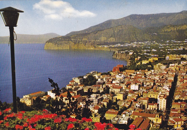 (so25-0021) Sorrento  Panorama  viaggiata