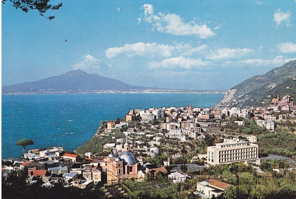 Seiano (so26-0002) Panorama e Vesuvio - viaggiata 1972