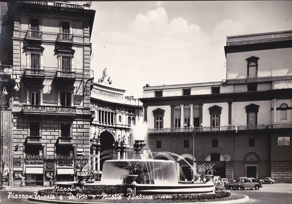Napoli - Piazza Trieste e Trento - Viaggiata 1958  (ax-0161)-fg