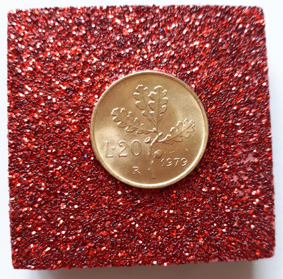 Anno 1979 lire 20 cm 5x5 rosso