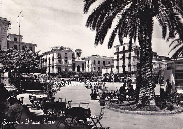 Sorrento (so-0022) Piazza Tasso - Viaggiata 1959